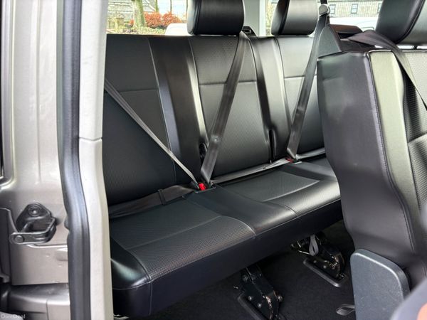 Volkswagen Transporter 377483945