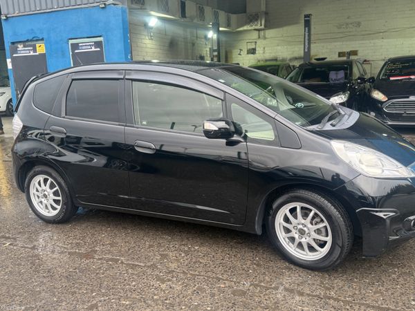 2012 Honda Fit sports Hybrid Automatic 377485212