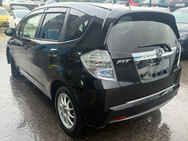 2012 Honda Fit sports Hybrid Automatic 377485228