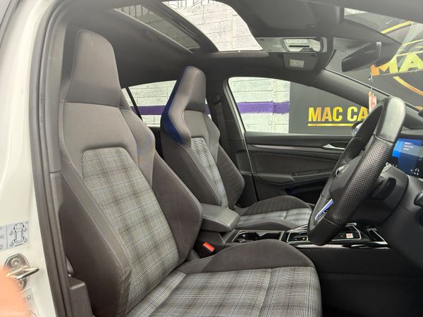 Volkswagen Golf GTE 2023 377415946