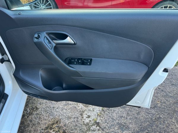 VW POLO 1.2 AUTO 58000 KM 2014 2 Keys 377425796