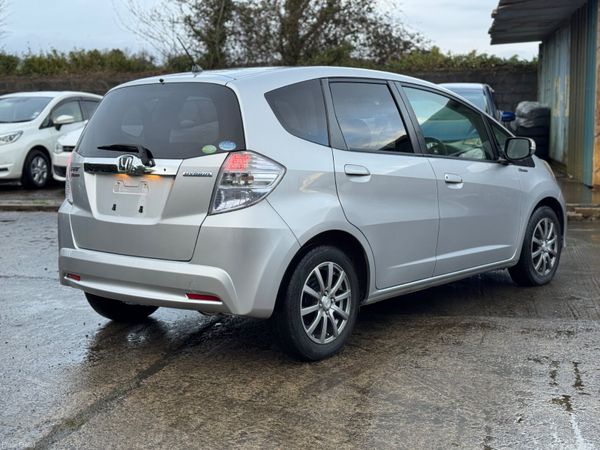 Honda Fit 1.3 Hybrid Auto 27000kms 2012 377426360