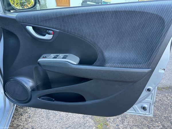 Honda Fit 1.3 Hybrid Auto 27000kms 2012 377426370