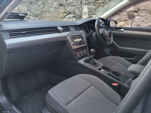 Volkswagen Passat 2017 377427716