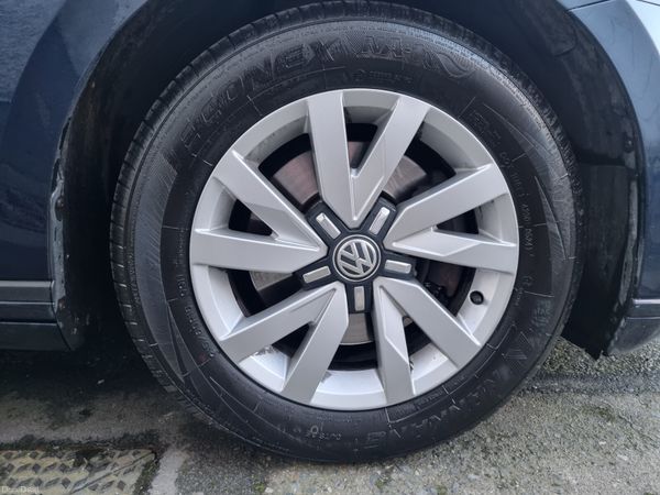 Volkswagen Passat 2017 377427726