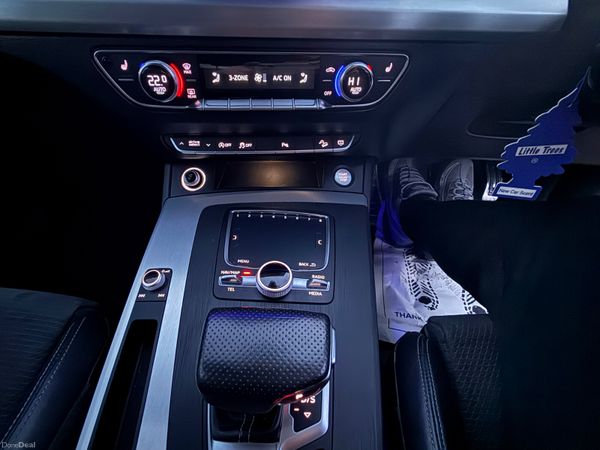 Audi Q5 2017 377433148