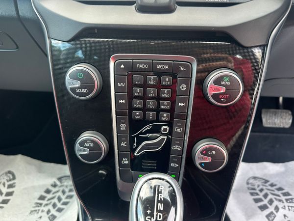 VOLVO V40 2016 1.5 PETROL AUTOMATIC 377576135