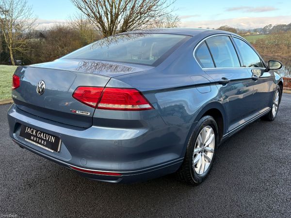 2015 Volkswagen Passat 1.6TDI Low Km 377578429