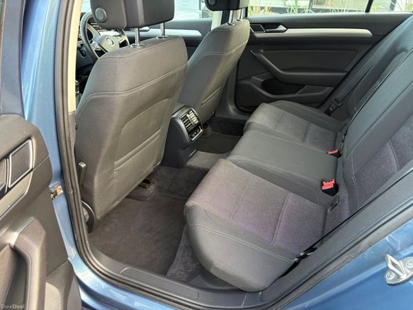 2015 Volkswagen Passat 1.6TDI Low Km 377578543