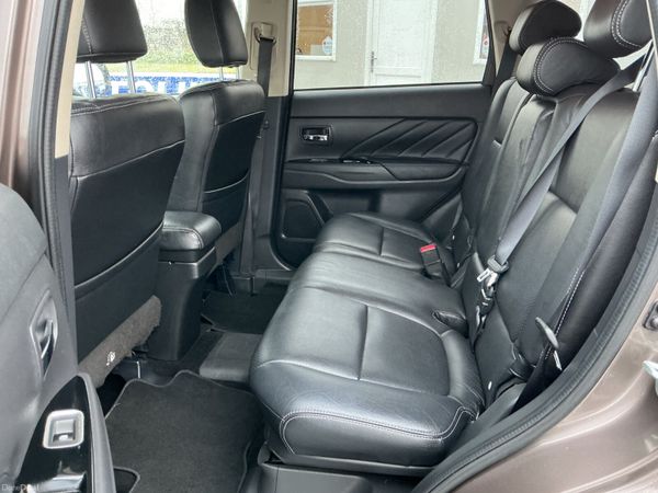 4WD MITSUBISHI OUTLANDER PHEV 2.0 AUTO LOW MILEAGE 377584284