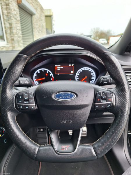 Ford Focus 2020 377650750