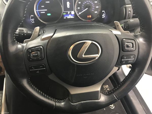 Lexus IS 2018 377600365