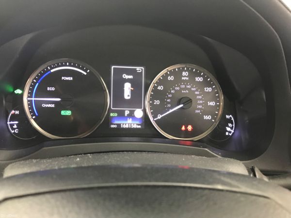 Lexus IS 2018 377600366