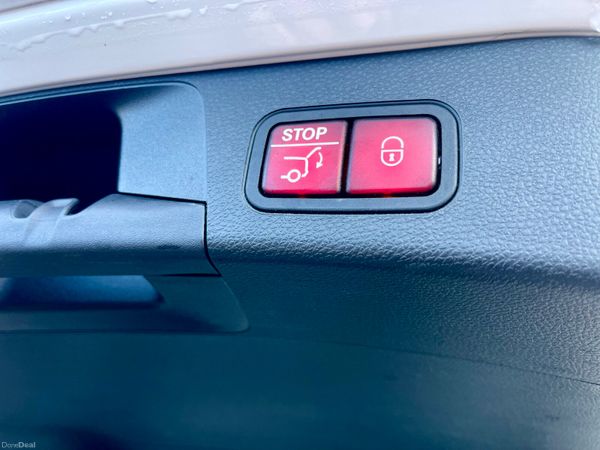 2015 Mercedes C300h AMG Line PremPlus Est 377605390