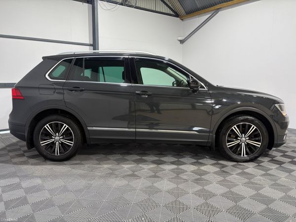 2017 Volkswagen Tiguan Highline 2.0 TDi 150 Bhp 377608342