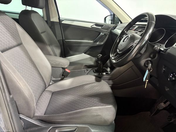 2017 Volkswagen Tiguan Highline 2.0 TDi 150 Bhp 377608416