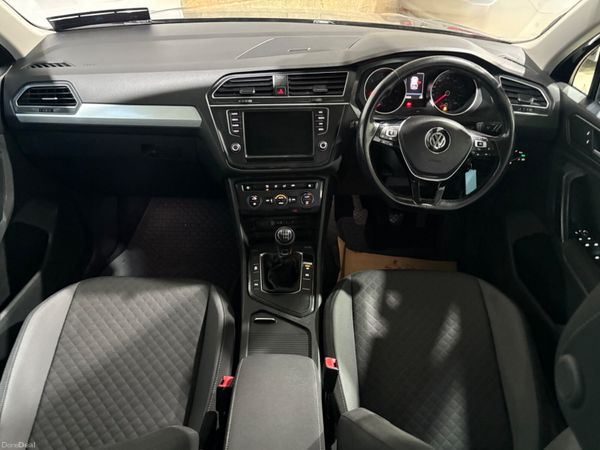 2017 Volkswagen Tiguan Highline 2.0 TDi 150 Bhp 377608434