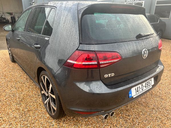 Volkswagen Golf 2014 377792086