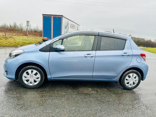 Toyota Vitz 2014 377729146