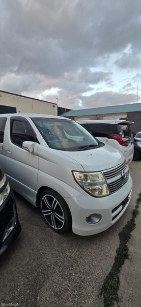 Nissan elgrand 2.5l highway star 377864172