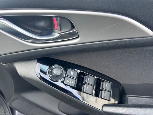 2018 MAZDA 3 1.5 PETROL EXECUTIVE LOW KMS 377830223