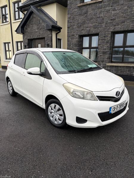 Toyota Vitz 2013 377831648