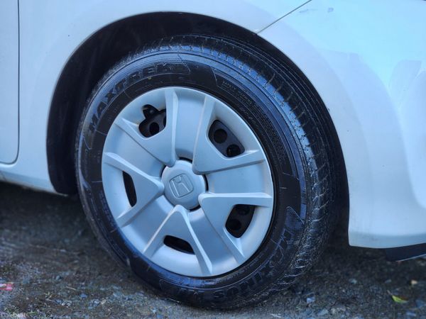 Honda Fit 2013 Hybrid 377838230