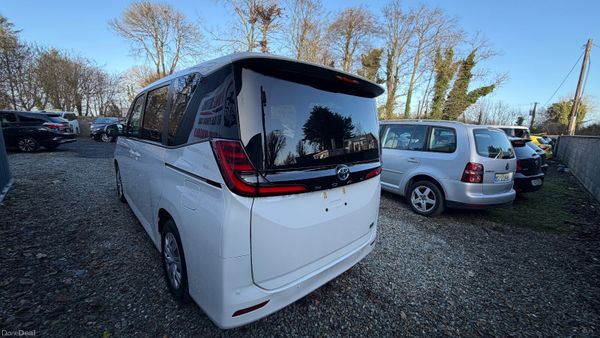 Toyota Noah 2022 8 SEATER 377977304