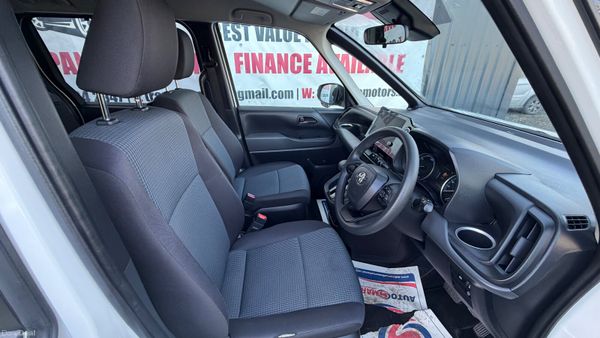 Toyota Noah 2022 8 SEATER 377977312