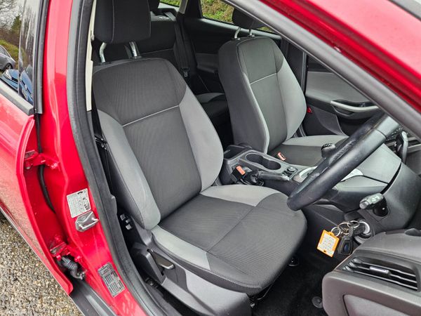 Ford Focus 2012 1.6 tdci estate low mileage 377982410