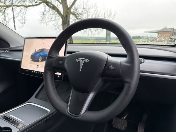 Tesla Model Y 2023 Long Range AWD 377991488