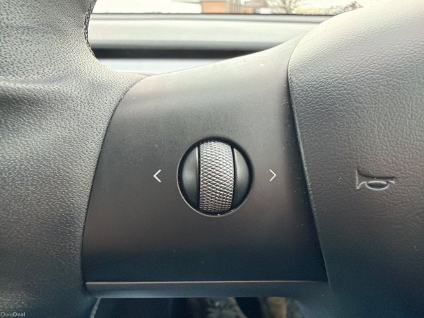 Tesla Model Y 2023 Long Range AWD 377991618