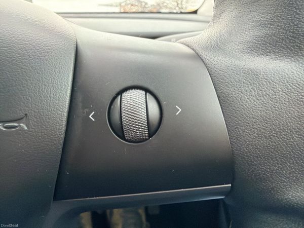 Tesla Model Y 2023 Long Range AWD 377991624