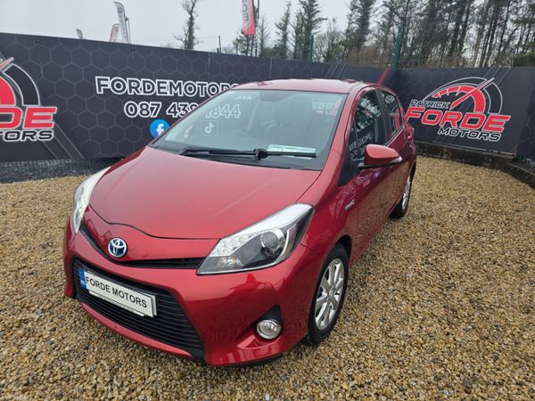 Toyota Yaris hybrid Automatic 2014 377992899