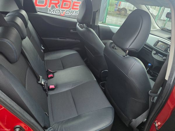 Toyota Yaris hybrid Automatic 2014 377992937