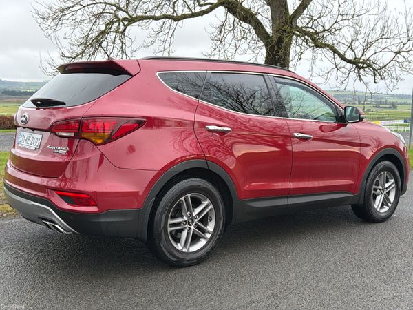 Hyundai Santa Fe 2017 4WD Low Mileage 377998991