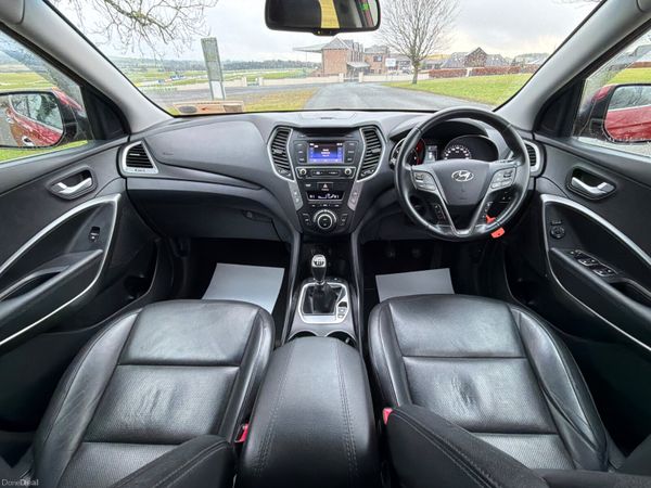 Hyundai Santa Fe 2017 4WD Low Mileage 377999346