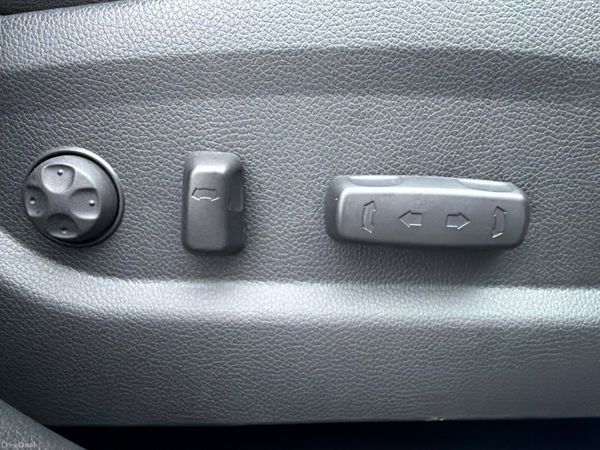 Hyundai Santa Fe 2017 4WD Low Mileage 377999397