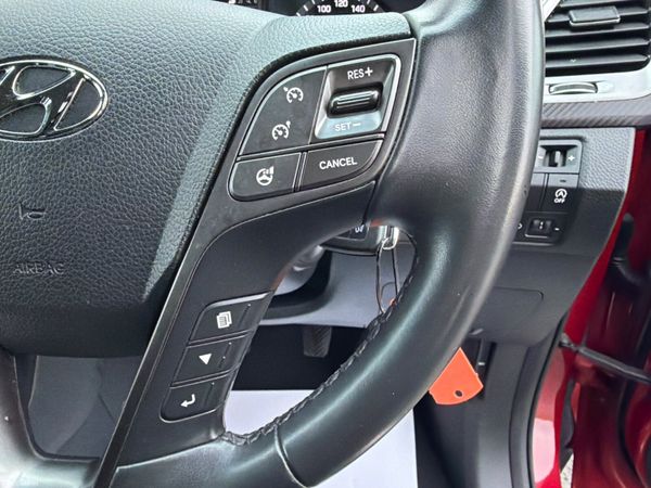 Hyundai Santa Fe 2017 4WD Low Mileage 377999489