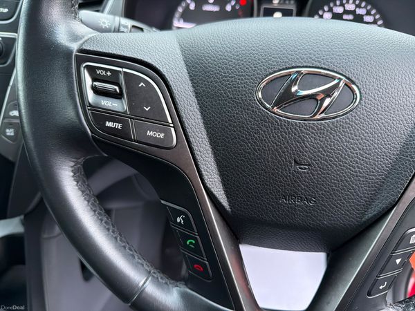 Hyundai Santa Fe 2017 4WD Low Mileage 377999496