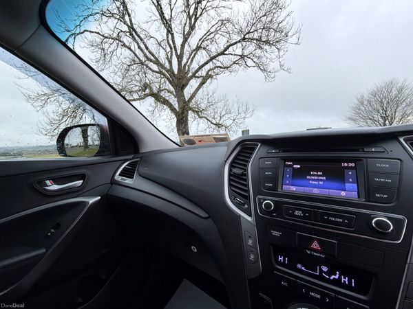 Hyundai Santa Fe 2017 4WD Low Mileage 377999621