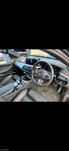BMW 5-Series 2019 377902776
