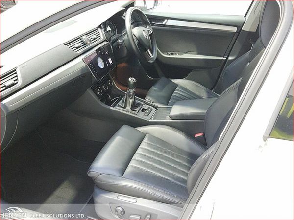 Skoda Superb 1.6 TDI 120bhp Style Manual T/Belt re 377916564