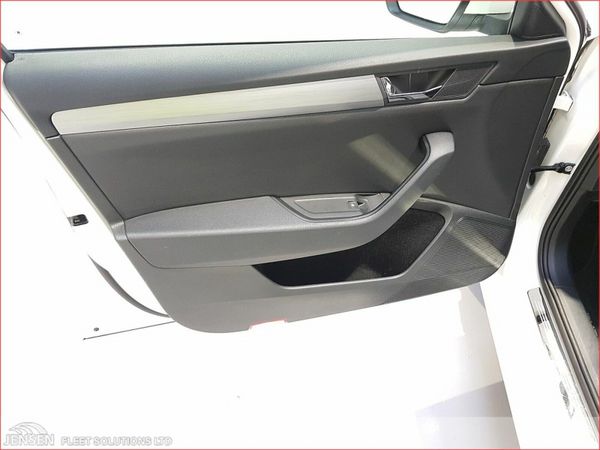 Skoda Superb 1.6 TDI 120bhp Style Manual T/Belt re 377916574