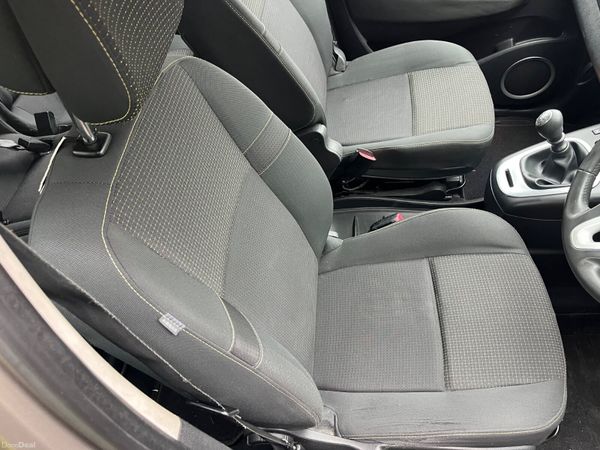 Renault Grand Scenic 2010(NCT 03/27) 378053967