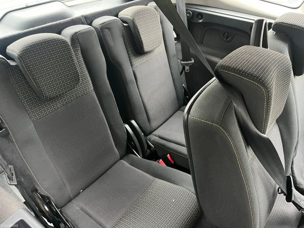 Renault Grand Scenic 2010(NCT 03/27) 378053974