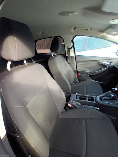 Ford Focus 2015 378070130