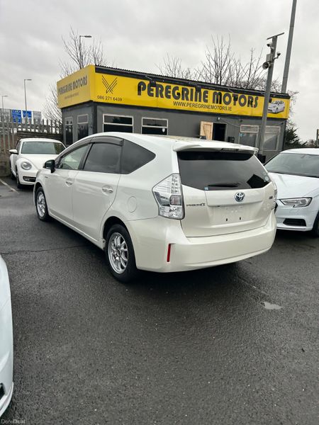 Toyota Prius 7 Seater 378171676