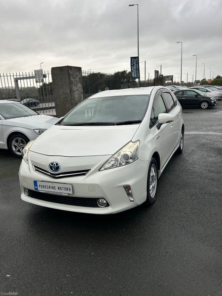 Toyota Prius 7 Seater 378171680