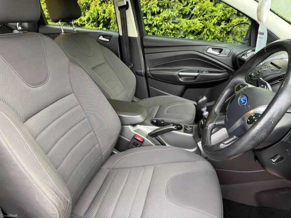 Ford Kuga 2015 ZETEC 2.0 TDCi 150-BHP 378192346